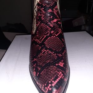 WOMENS BOOT (COWBOY STYLE) SIZE 11